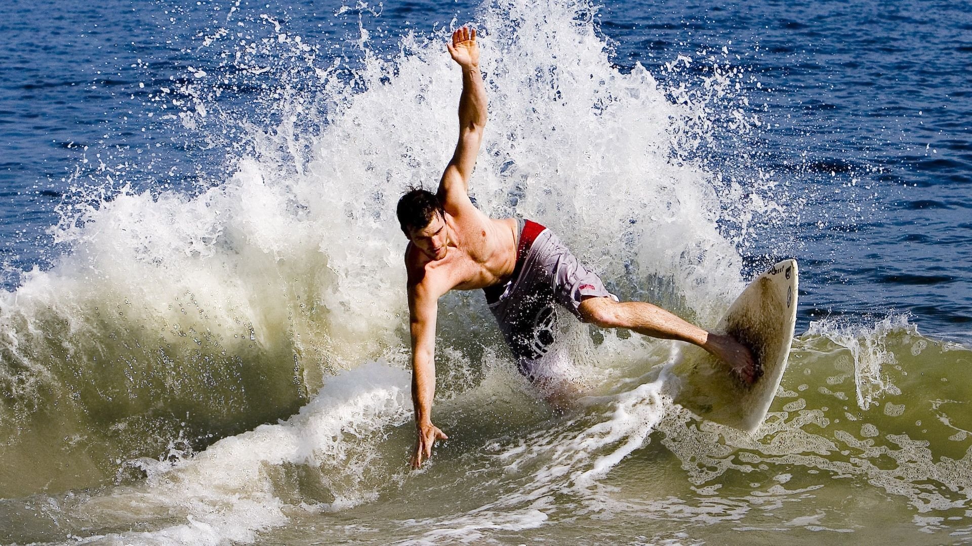 VAR技术在欧冠比赛中引发新争议